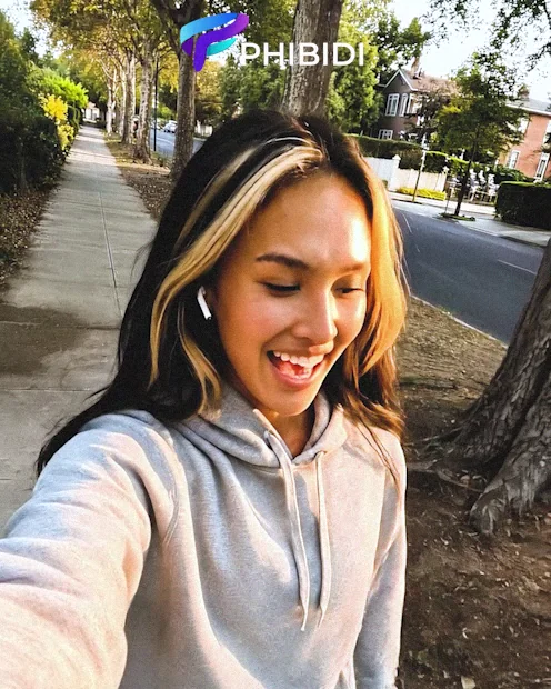 UGC-style synthetic lifestyle campaign filmed during an outdoor run